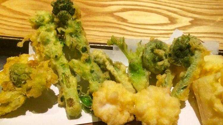 本日のおすすめ「春野菜の天ぷら」