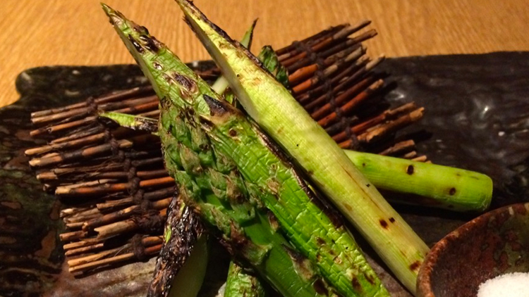 本日のおすすめ「アスパラの直火焼き」